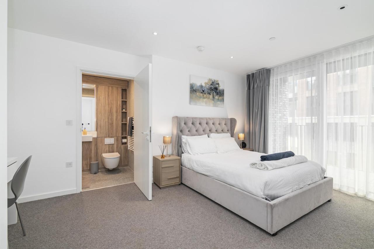 Luxury Spacious Flat With Communal Gardens And Parking London Exteriör bild
